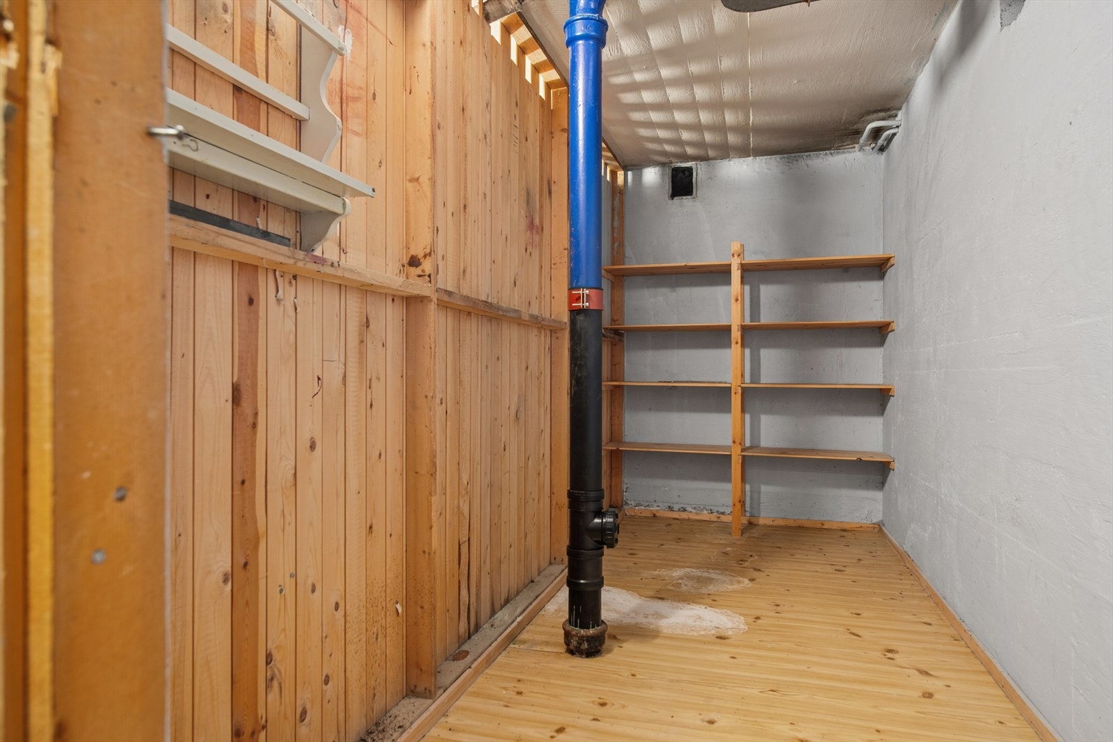 Leiligheten disponerer en romslig bod i kjelleren på ca. 6 m². Galleribilde