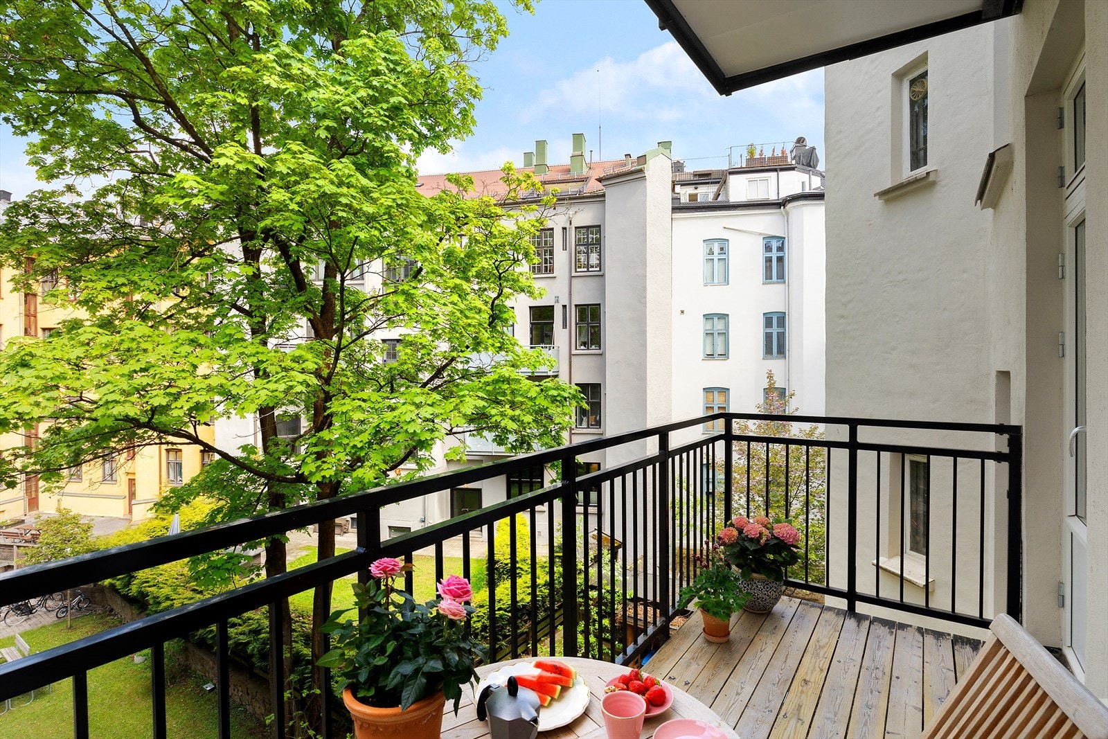 En moderne 3-roms aksjeleilighet med balkong, på beste Frogner. Galleribilde