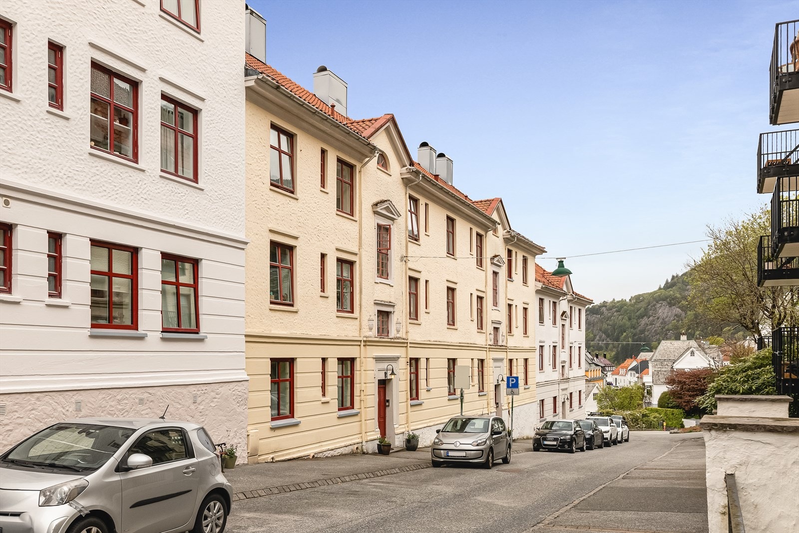 - Boligen befinner seg i flotte Sandviken, en flott og historisk del av byen - Galleribilde