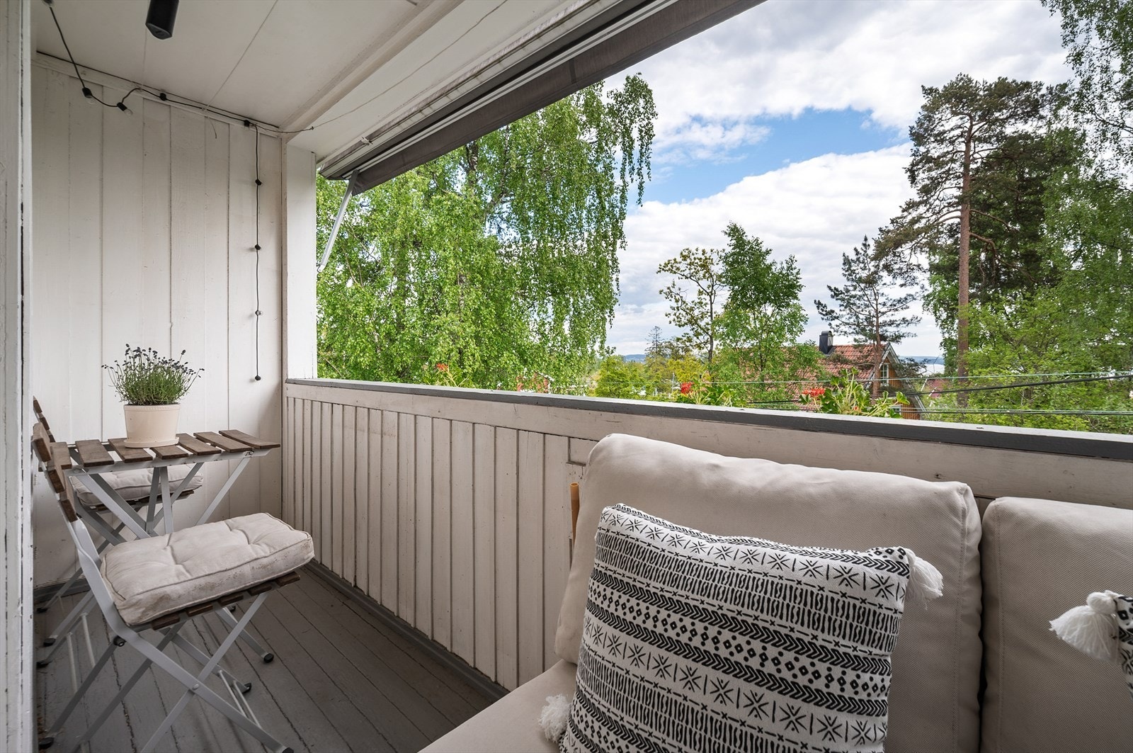 Det er direkte adkomst til veranda på 4 kvm Galleribilde