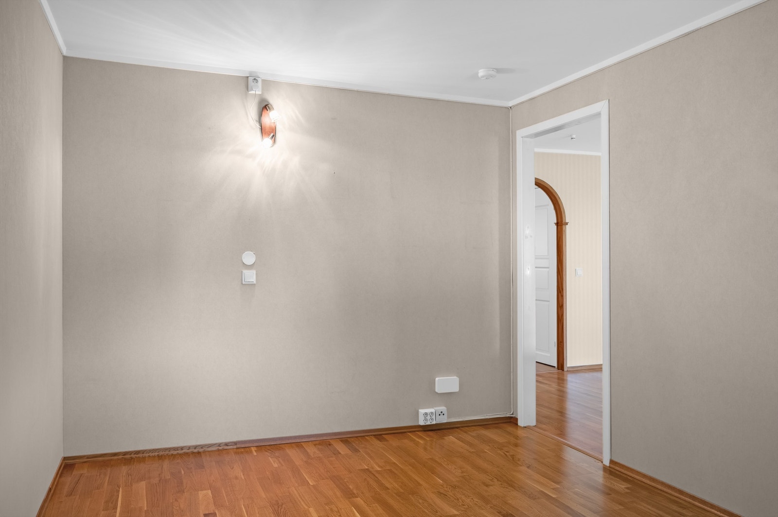 Soverom 2 med inngang fra stuen Galleribilde