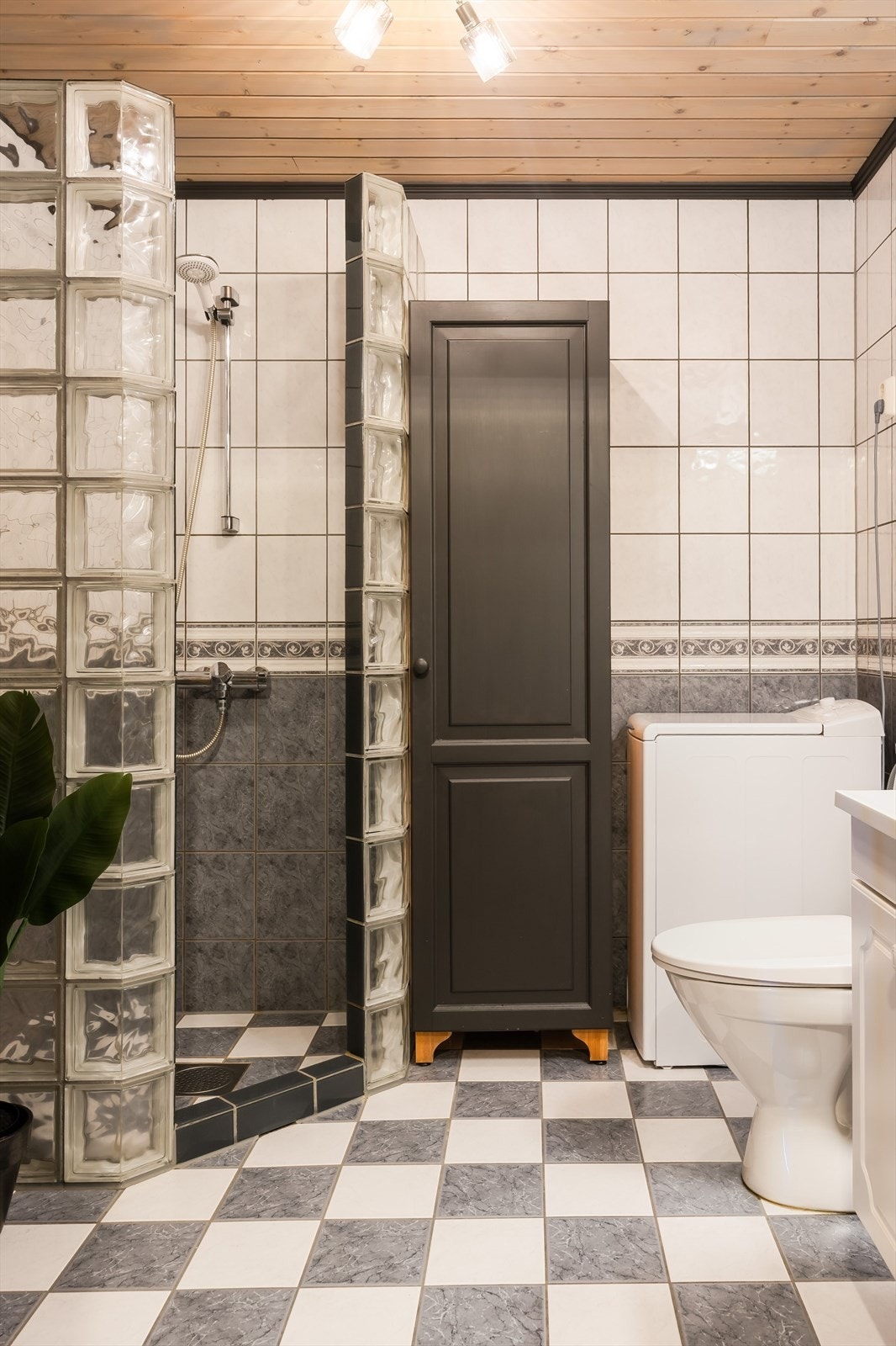 Badet har mekanisk avtrekk som sikrer god ventilasjon. Galleribilde