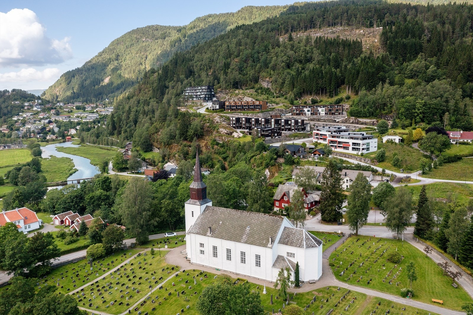 Området byr på gode turmoglegheiter i skog- og mark. Galleribilde