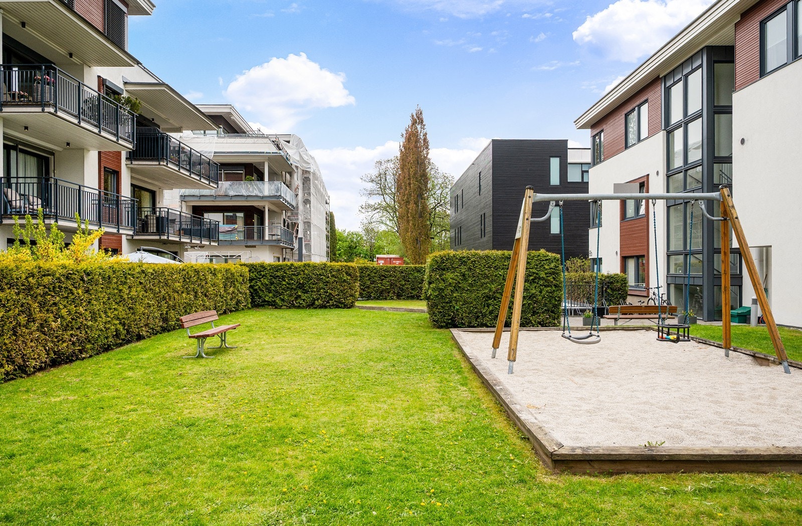 Lekeplass og plenareal for de minste Galleribilde