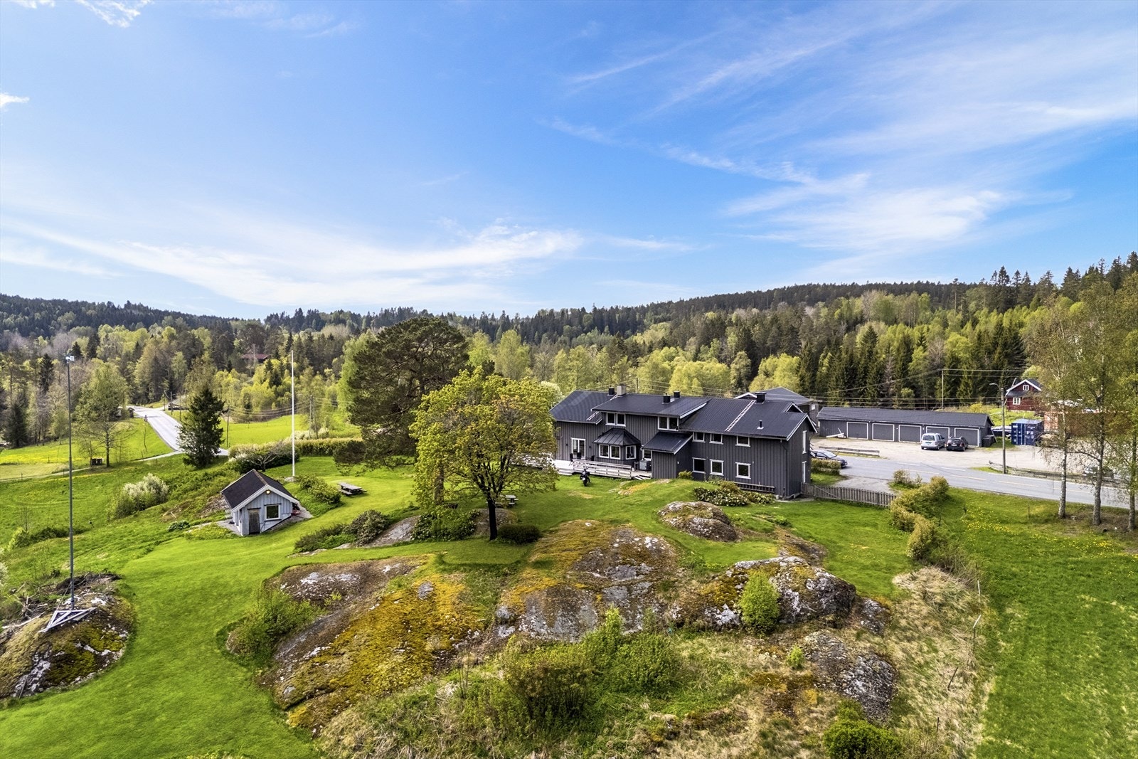 En svært innholdsrik eiendom med stort potensiale og gode muligheter for utleie. Galleribilde