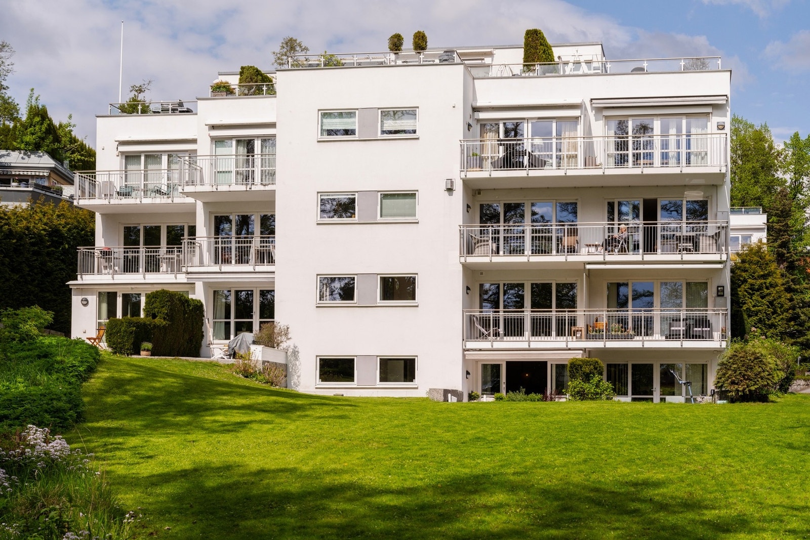 Bygget sto ferdig i 2008 og fremstår moderne og velholdt. Galleribilde