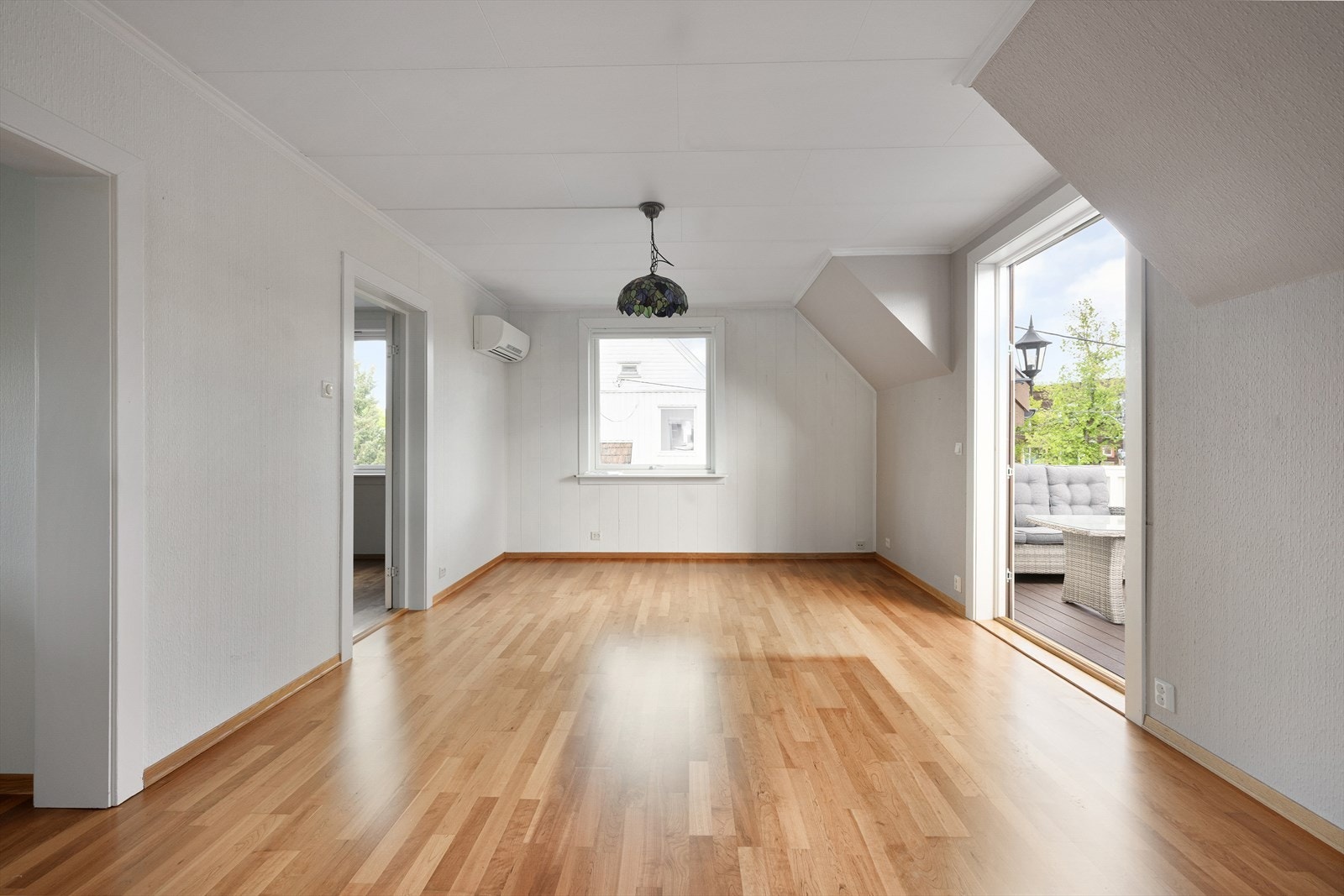 Boligen gir gode muligheter for 3 soverom, se alternativ planløsning. Galleribilde