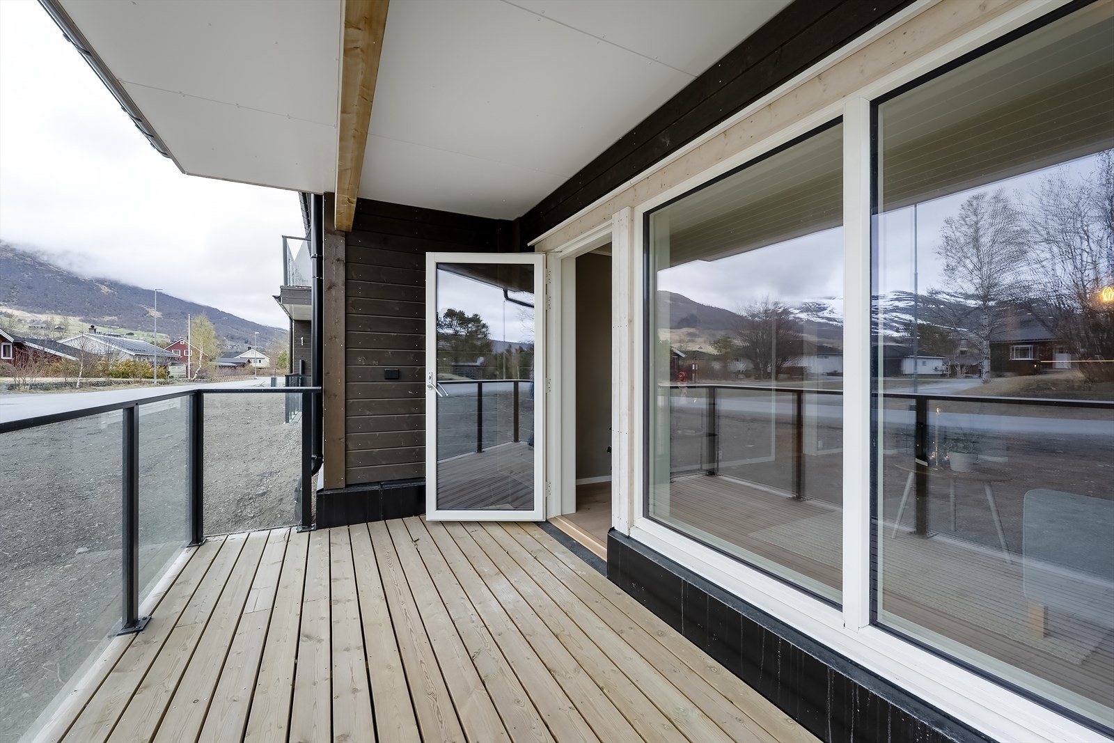 Altan (overbygd) Galleribilde