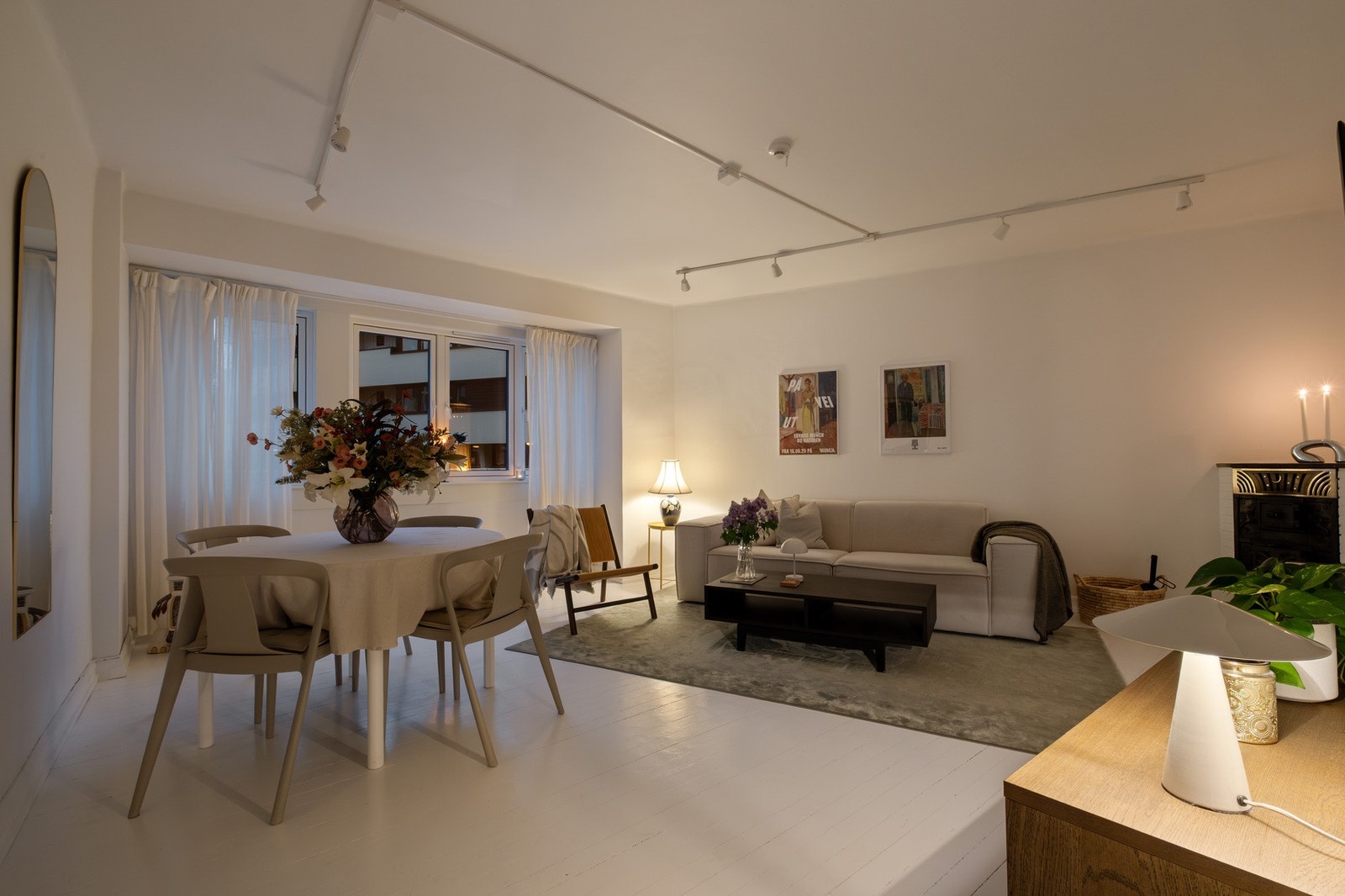 Om kvelden endrer boligen karakter, i takt med skiftende lysforhold utenfor. Galleribilde