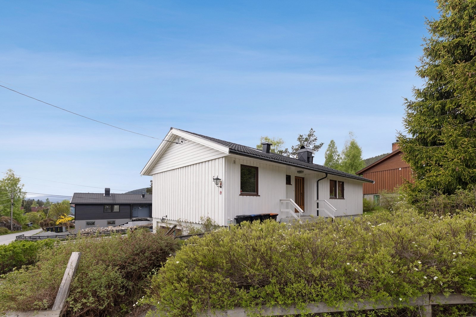Boligen ligger i i et rolig og populært område på Lindbojordet. Galleribilde