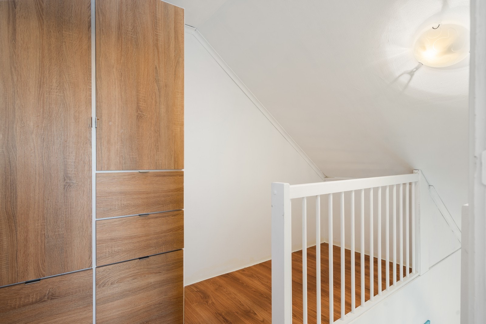 Trappa kommer opp på loftet Galleribilde