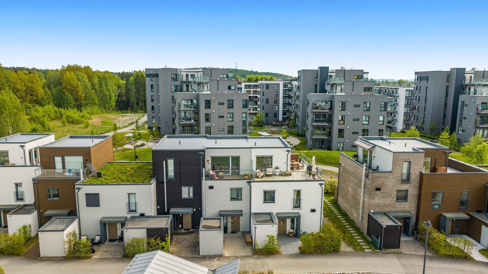 Rekkehuset har en attraktiv og sentral beliggenhet på Jessheim. Galleribilde