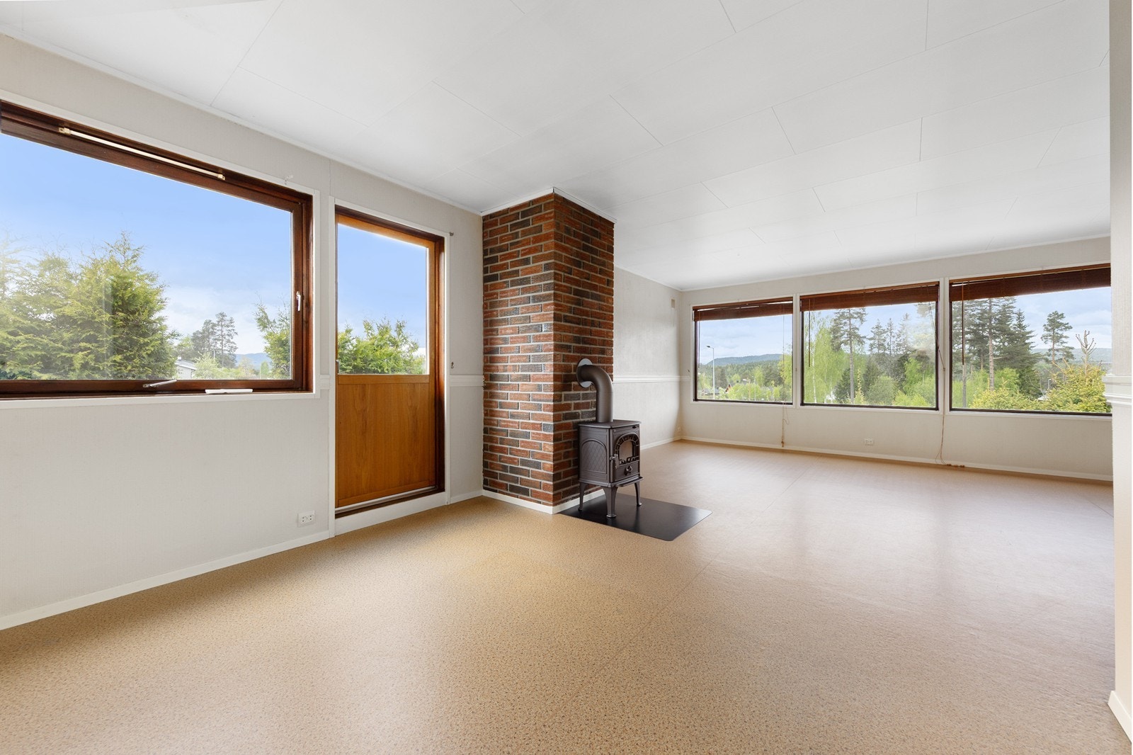 Fra stuen er det utgang til en terrasse på ca. 16 m². Galleribilde