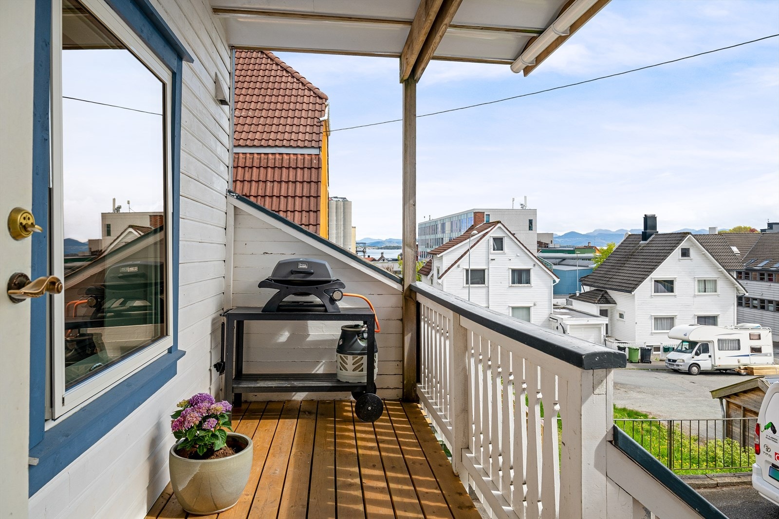 Her bor du meget sentralt og urbant, samtidig rolig. Kort vei til både Stavanger øst og Stavanger sentrum. Galleribilde