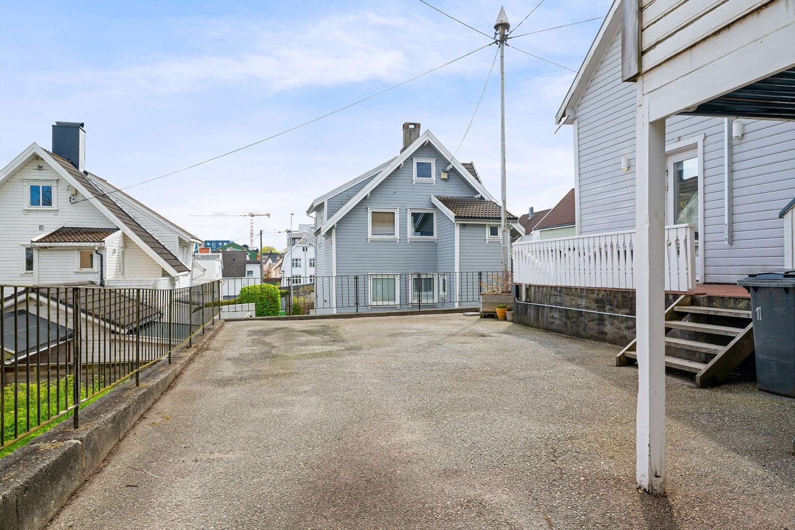 Parkering på felles tomt. Galleribilde