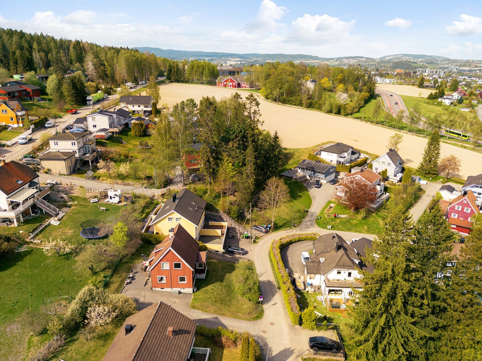 Dersom oppsatt visning ikke passer, ta kontakt med megler (tlf. 988 74 499) for privatvisning. Velkommen! Galleribilde