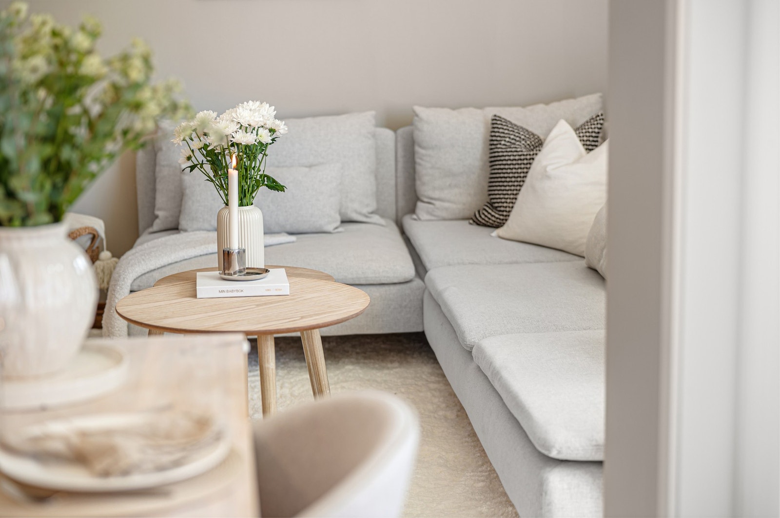 Fjernvarme i tillegg til balansert ventilasjon gir en effektiv oppvarming og et sunt inneklima året rundt. Galleribilde