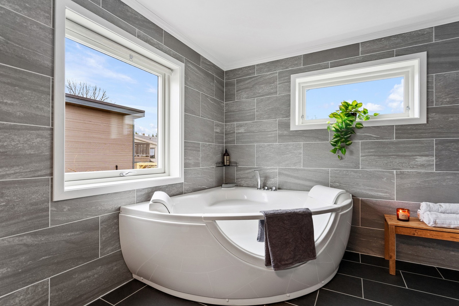 Deilig badekar på badet Galleribilde