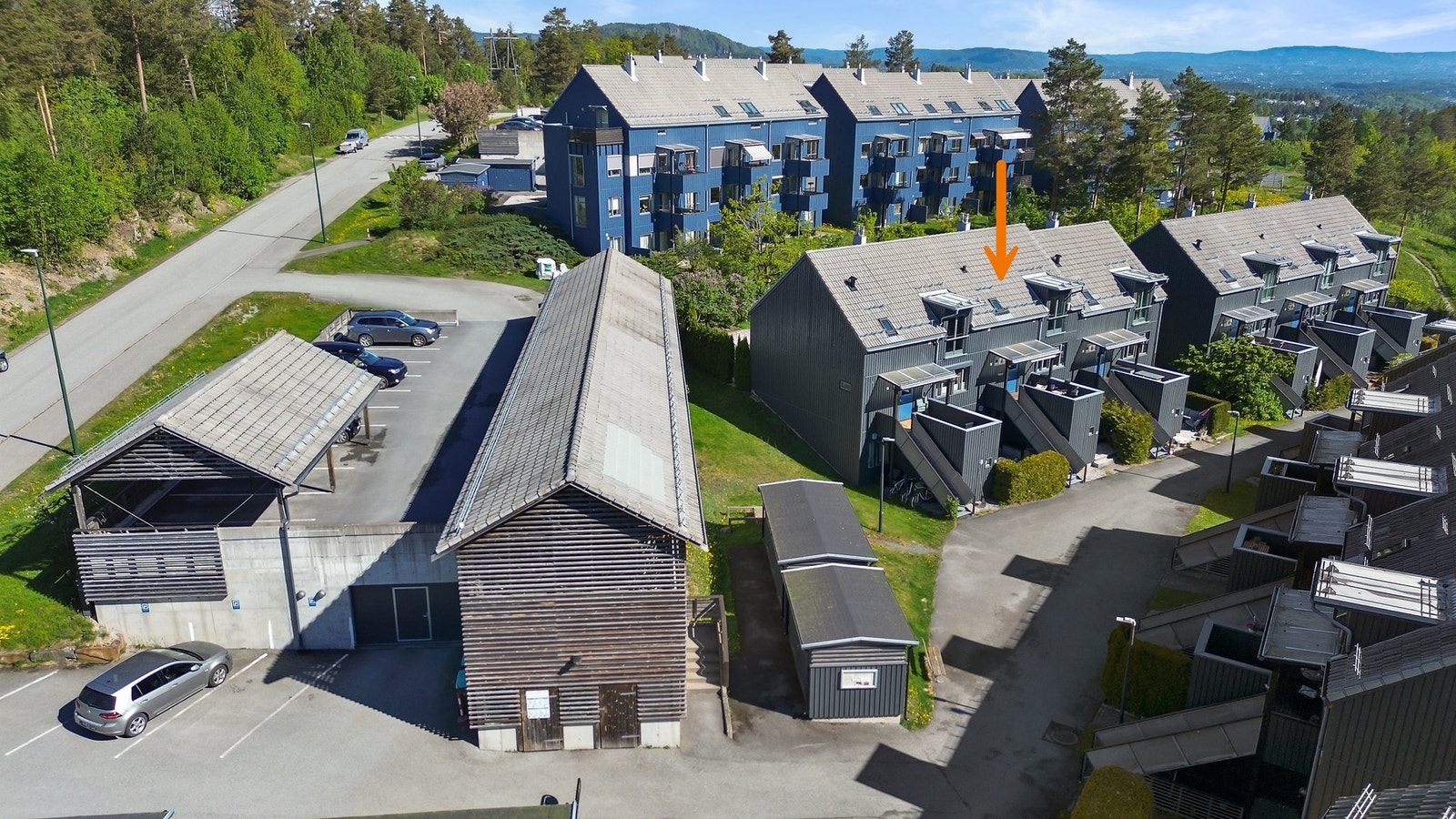 Kort gange til garasje Galleribilde