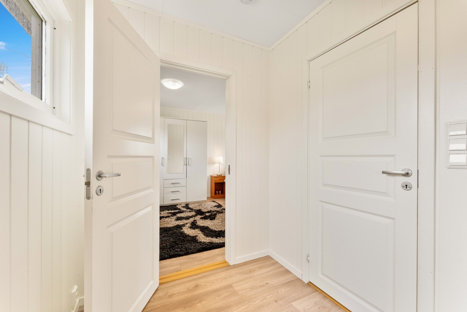 Gang med adkomst til boligens soverom. Galleribilde