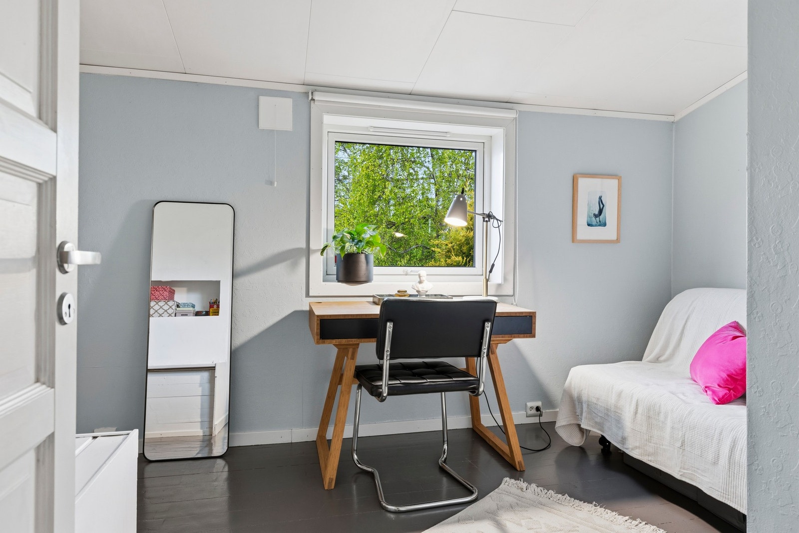 Soverom 4 er av god størrelse og har flere bruksområder Galleribilde