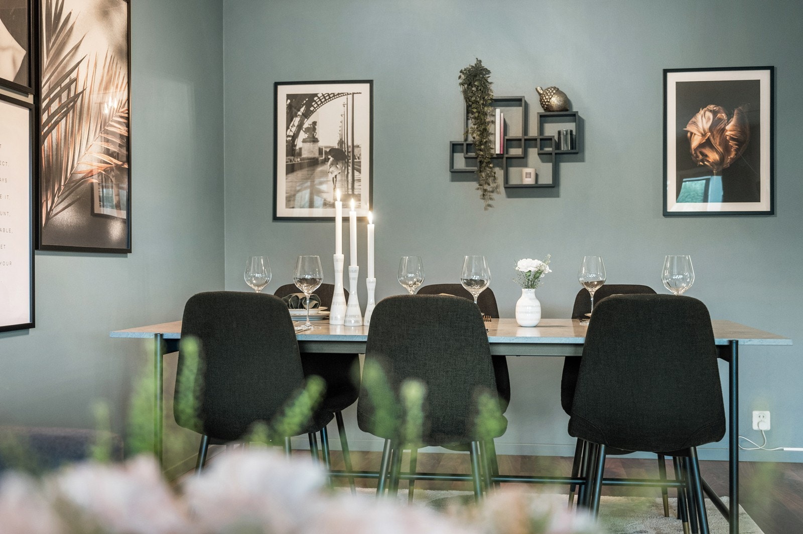 Leiligheten holder en gjennomgående god standard og fremstår som innflyttingsklar. Galleribilde