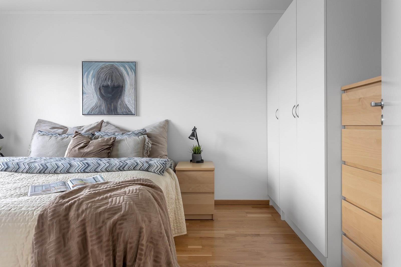Soverom nr. 3 | God garderobeplass. Galleribilde