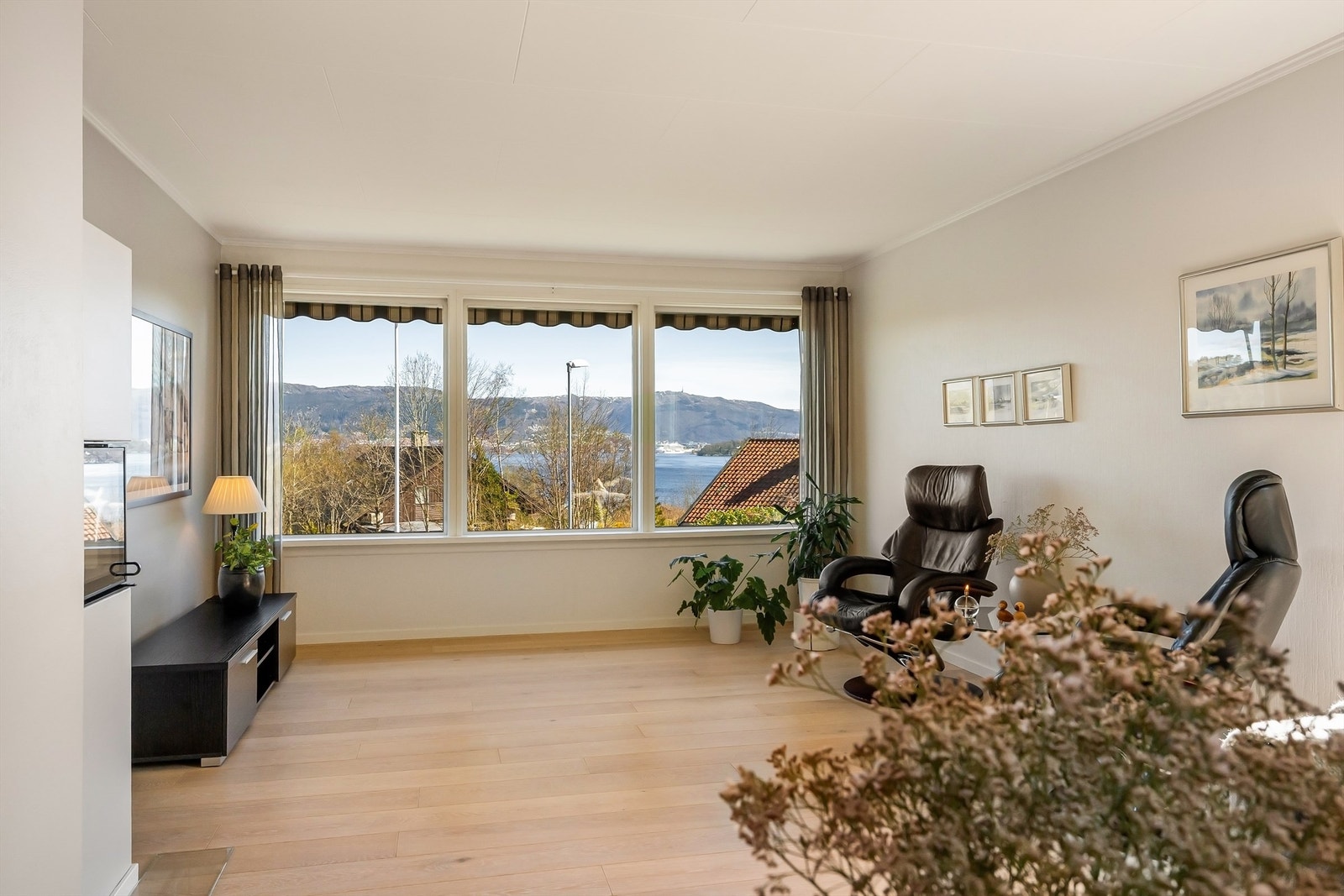 Rommet er lyst og enkelt å møblere etter eget ønske og behov. Galleribilde