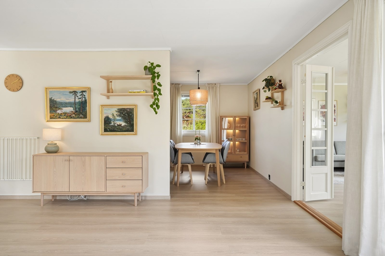 En egen sone for spisestue gir fleksibilitet i møbleringen. Galleribilde