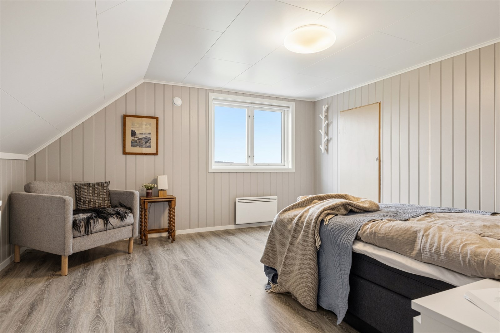 Rommet har en god størrelse med stor gulvflate. Galleribilde