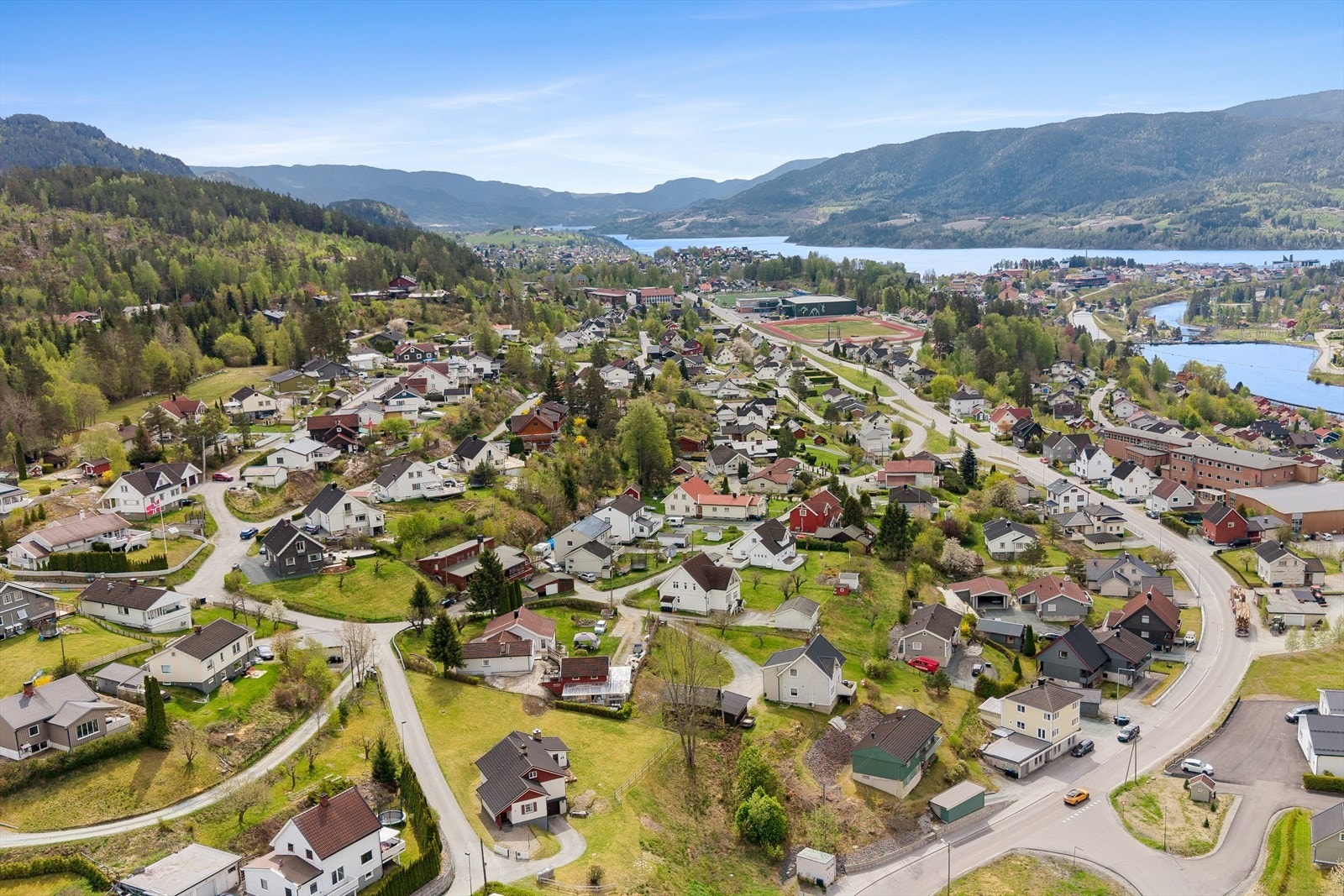 Med Notodden sentrum og Tuven Senteret en kort kjøretur unna, har du alle servicetilbud i nærheten. Galleribilde
