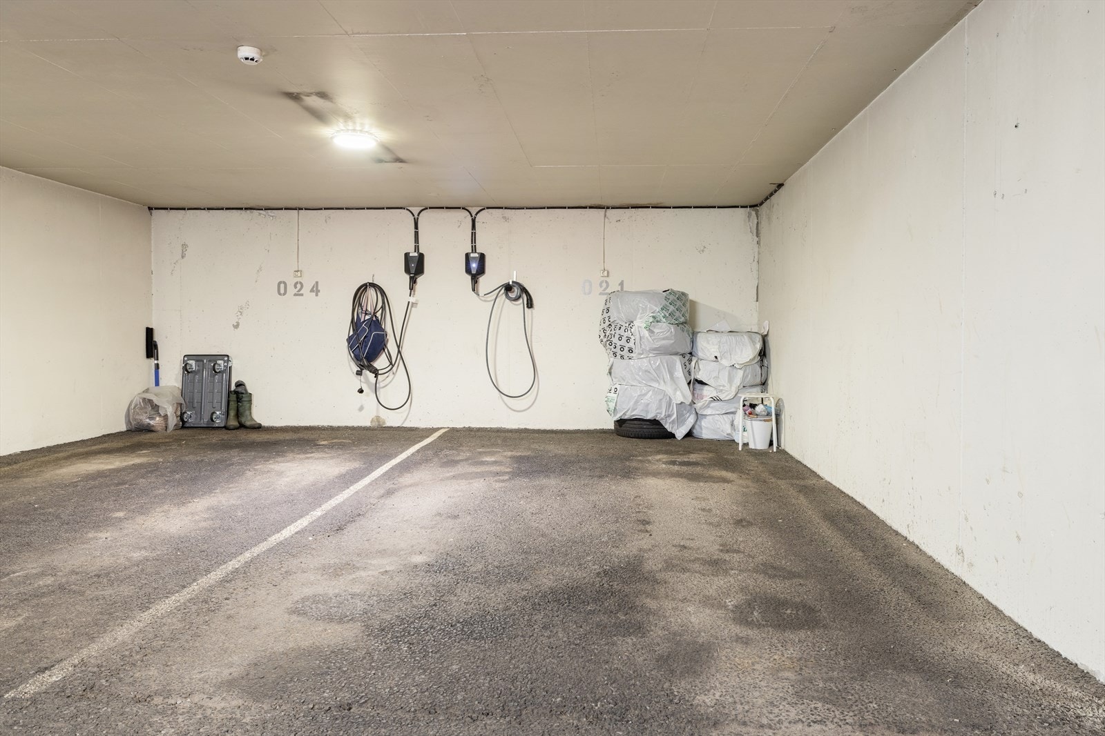 Det medfølger en fast garasjeplass med installert elbillader i felles anlegg. Galleribilde