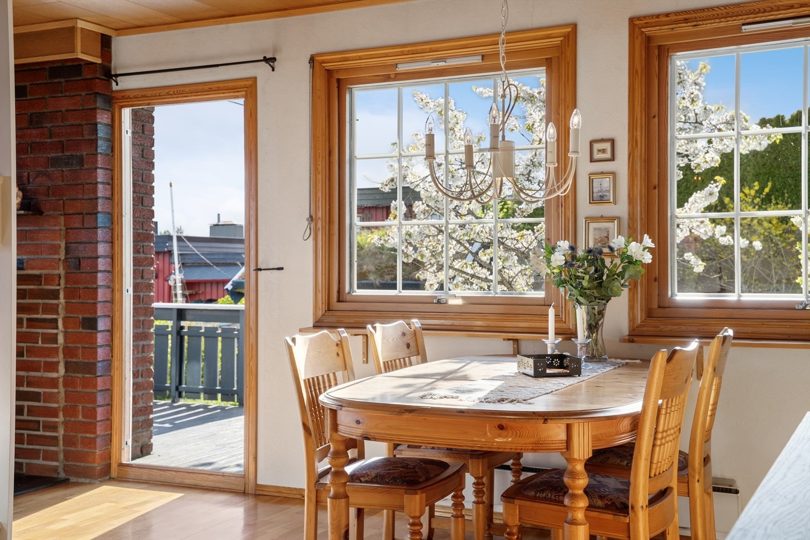 Fra stuen er det adkomst til veranda på ca. 30 m². Galleribilde