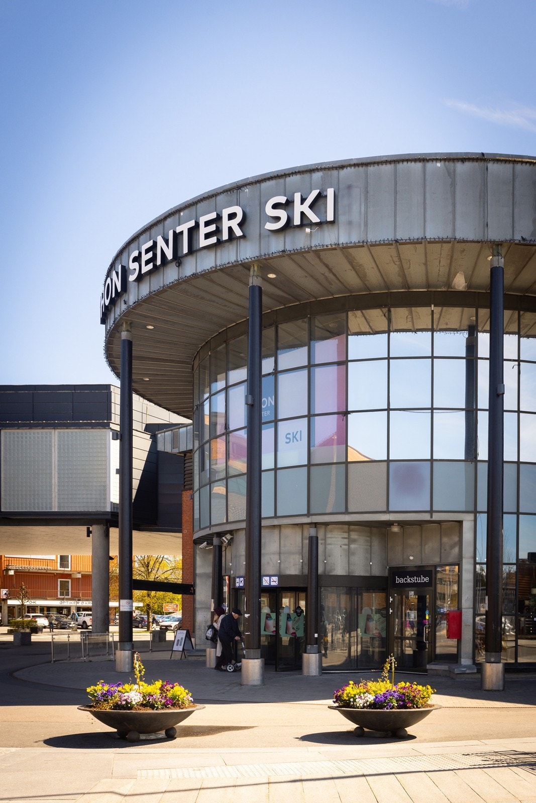 Kort vei til Ski Storsenter med over 140 butikker og serveringssteder. Galleribilde