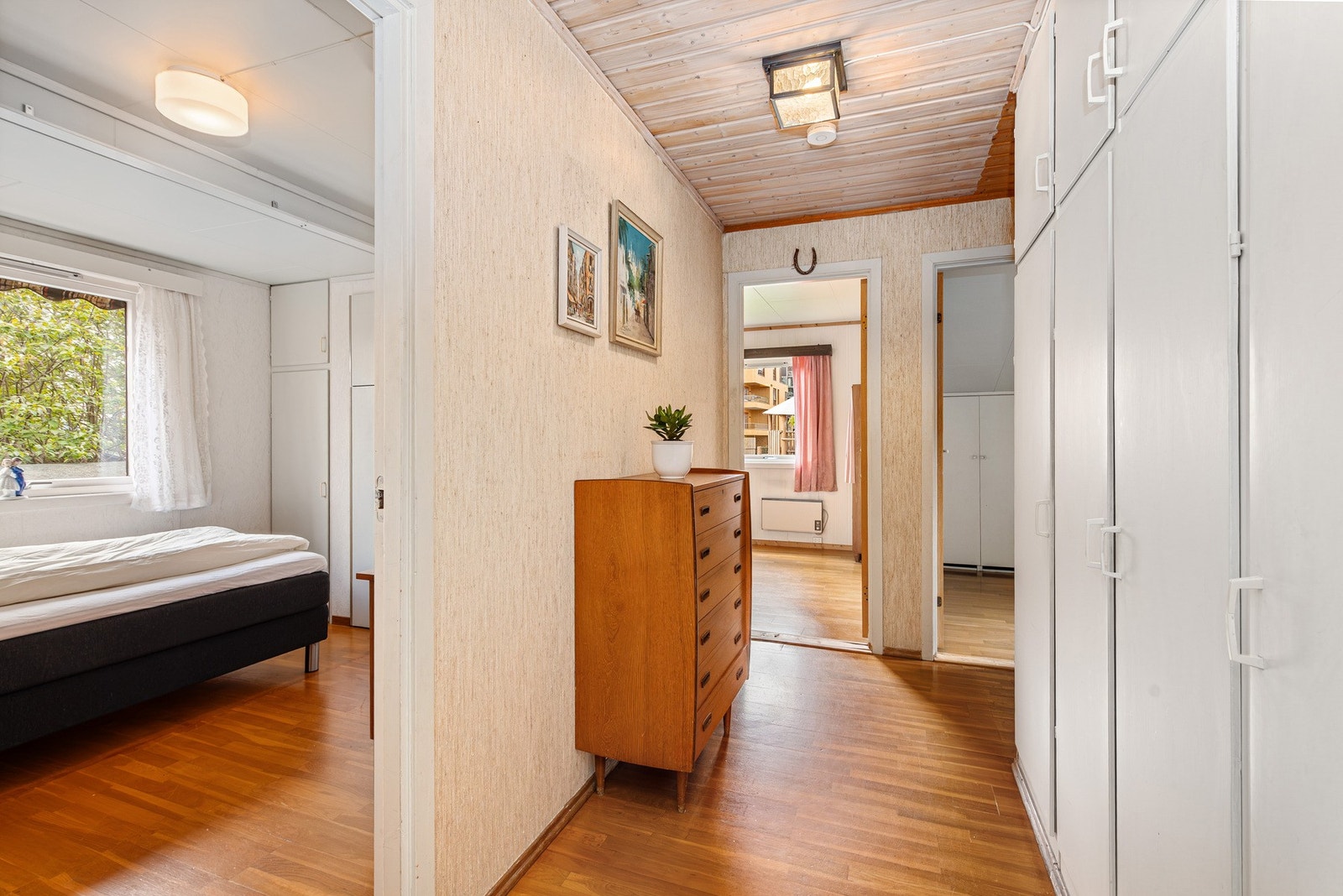 Her ser du gangen inn mot de fire soverommene Galleribilde