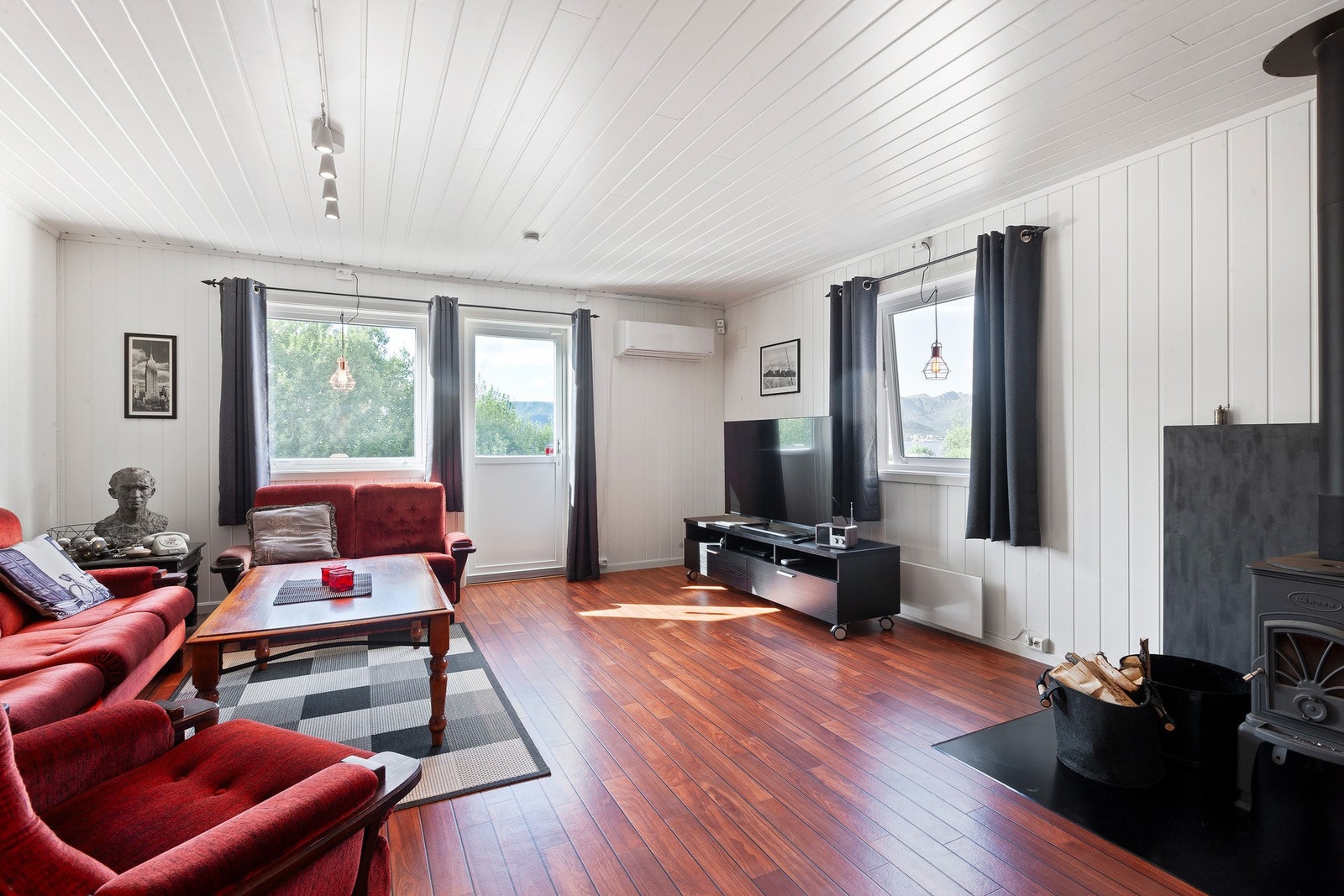 Fra stue er det adkomst til veranda. Galleribilde