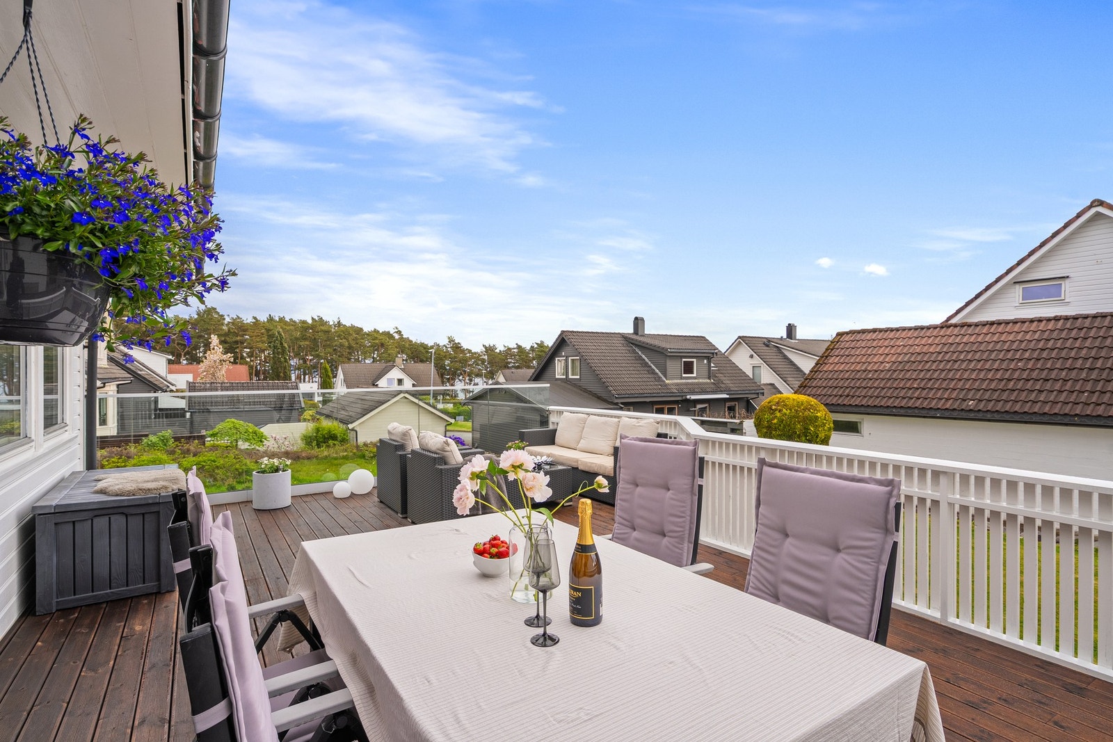 Terrasse. Galleribilde