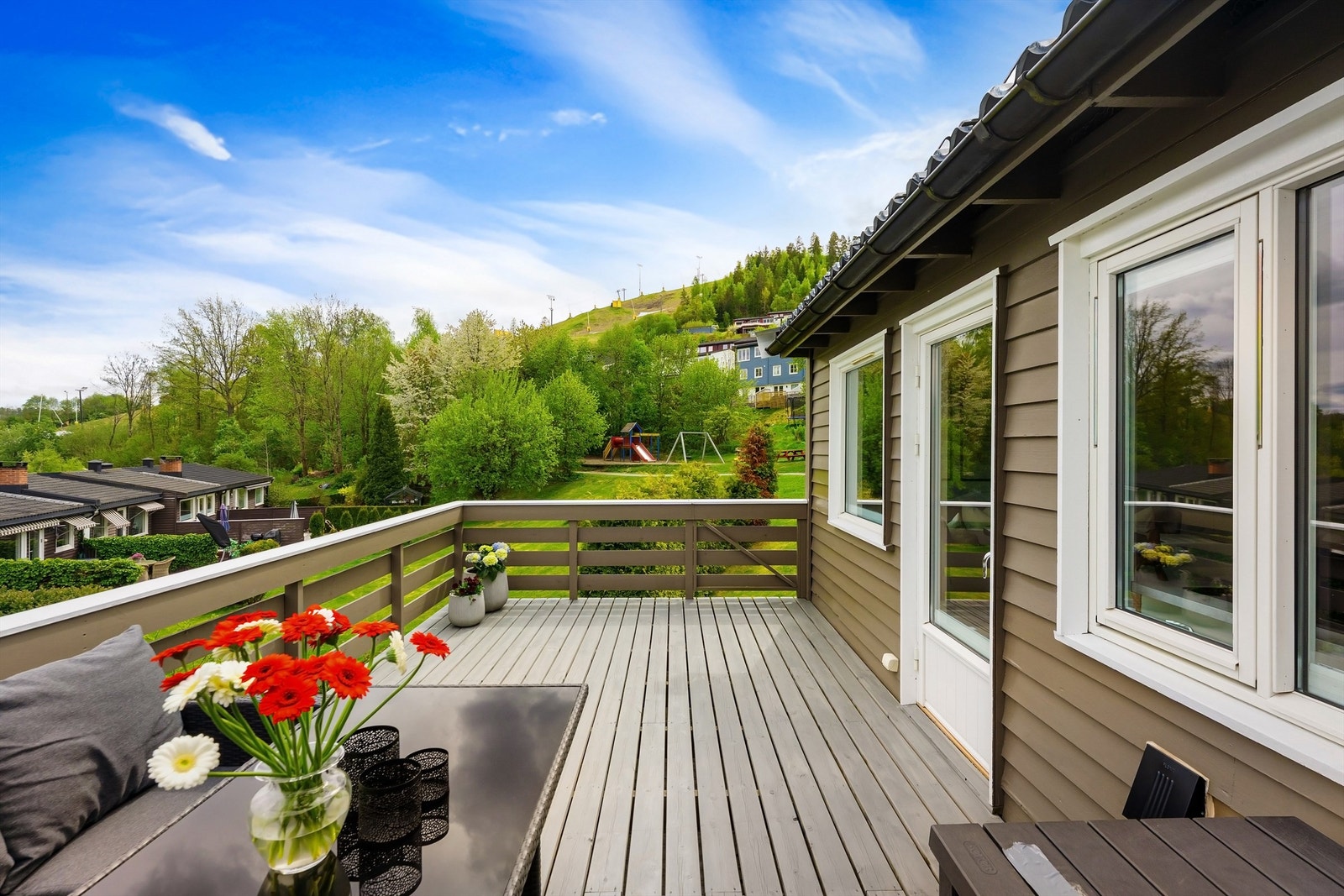Verandaen er på ca. 30 kvm Galleribilde