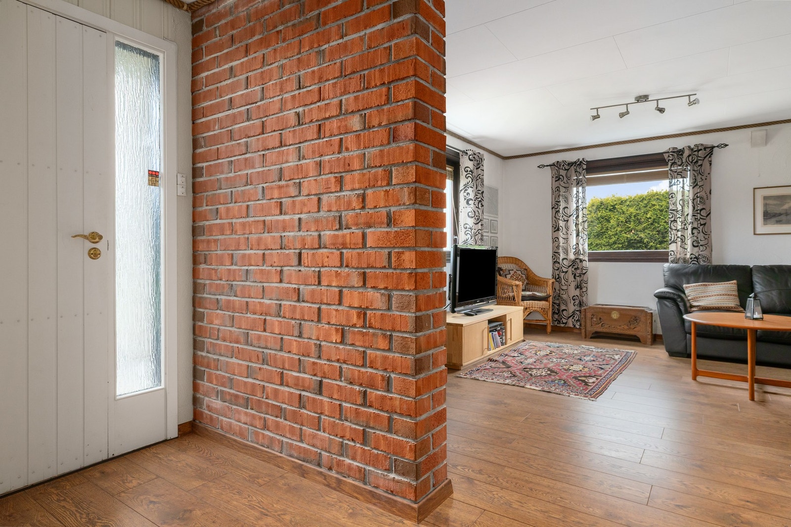 og med egen inngangsdør Galleribilde