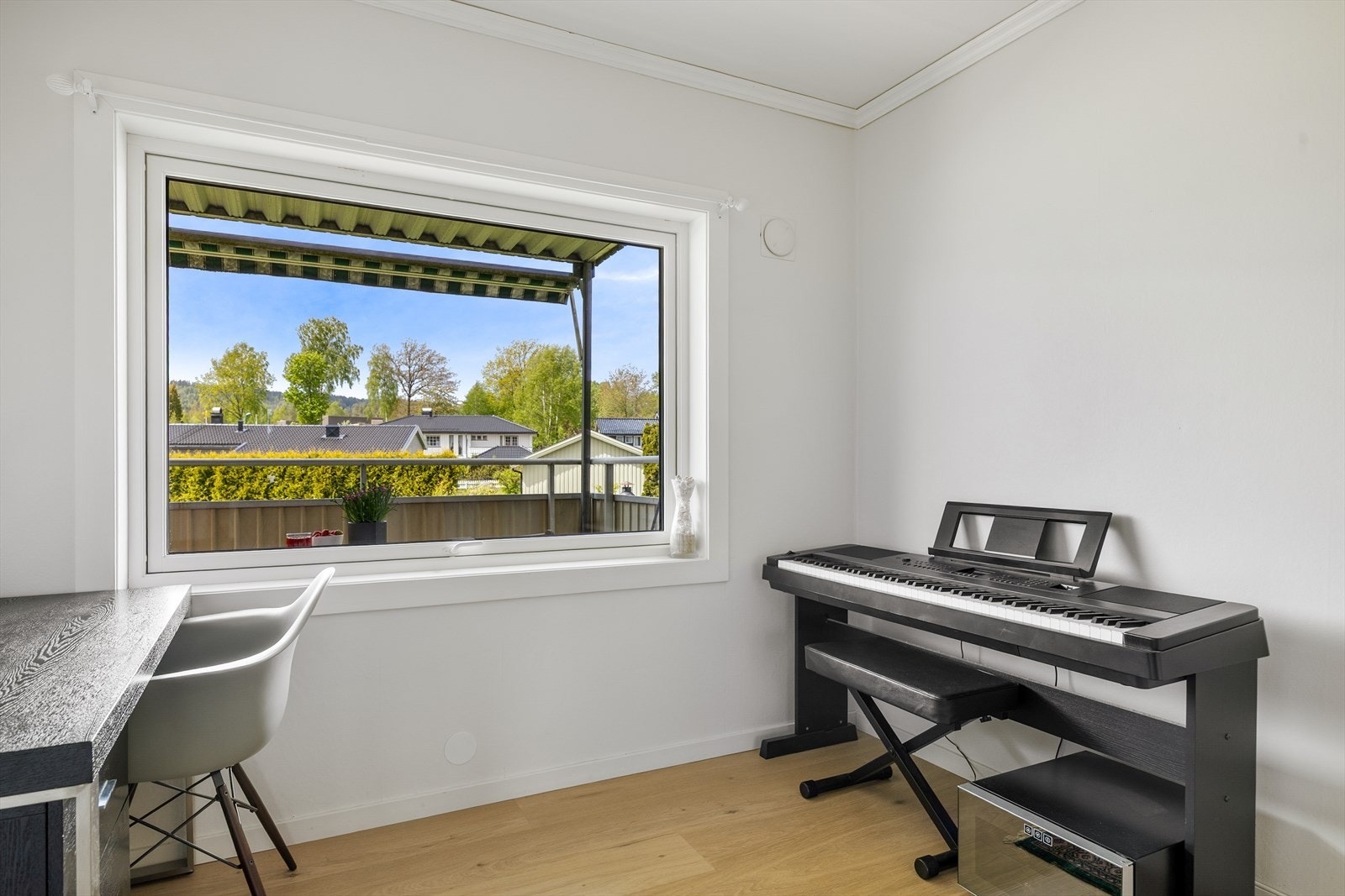 Vinduet med 3-lags isolerglass er fra ca. 2014, som i resten av leiligheten. Galleribilde