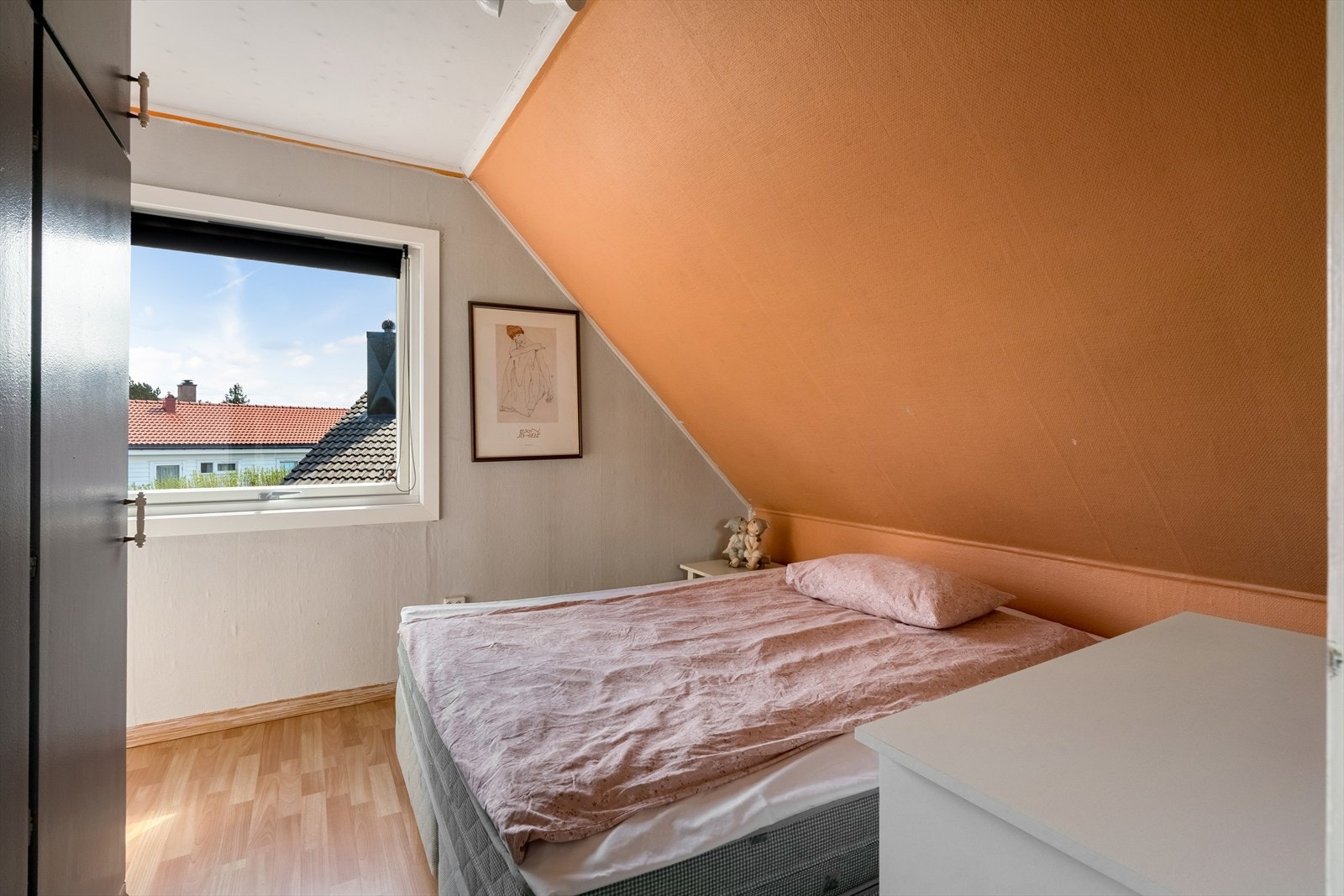 Etasjen inneholder to soverom på 7,9 m² og 10,1 m². Galleribilde