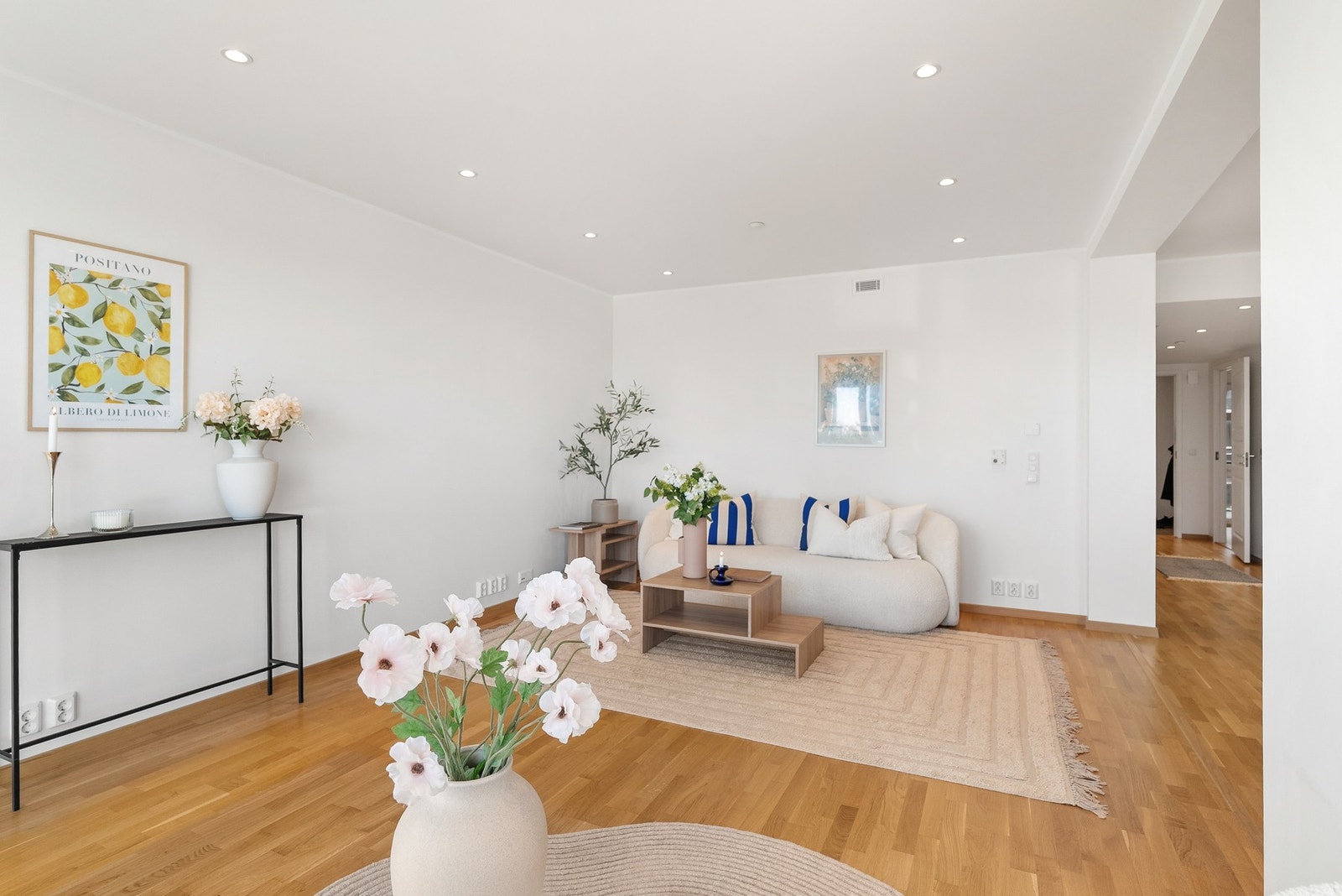 Leiligheten er utstyrt med balansert ventilasjon, som sikrer et sunt og godt inneklima. Galleribilde
