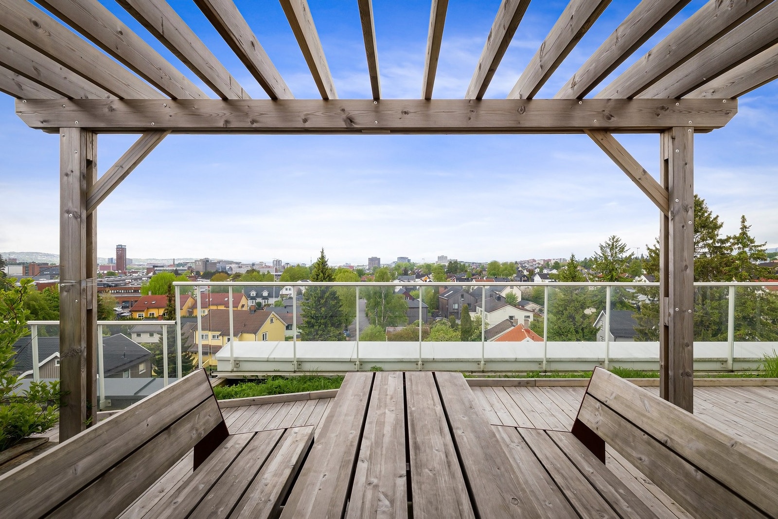 Det er tilgang til flere solrike og flotte takterrasser i borettslaget Galleribilde