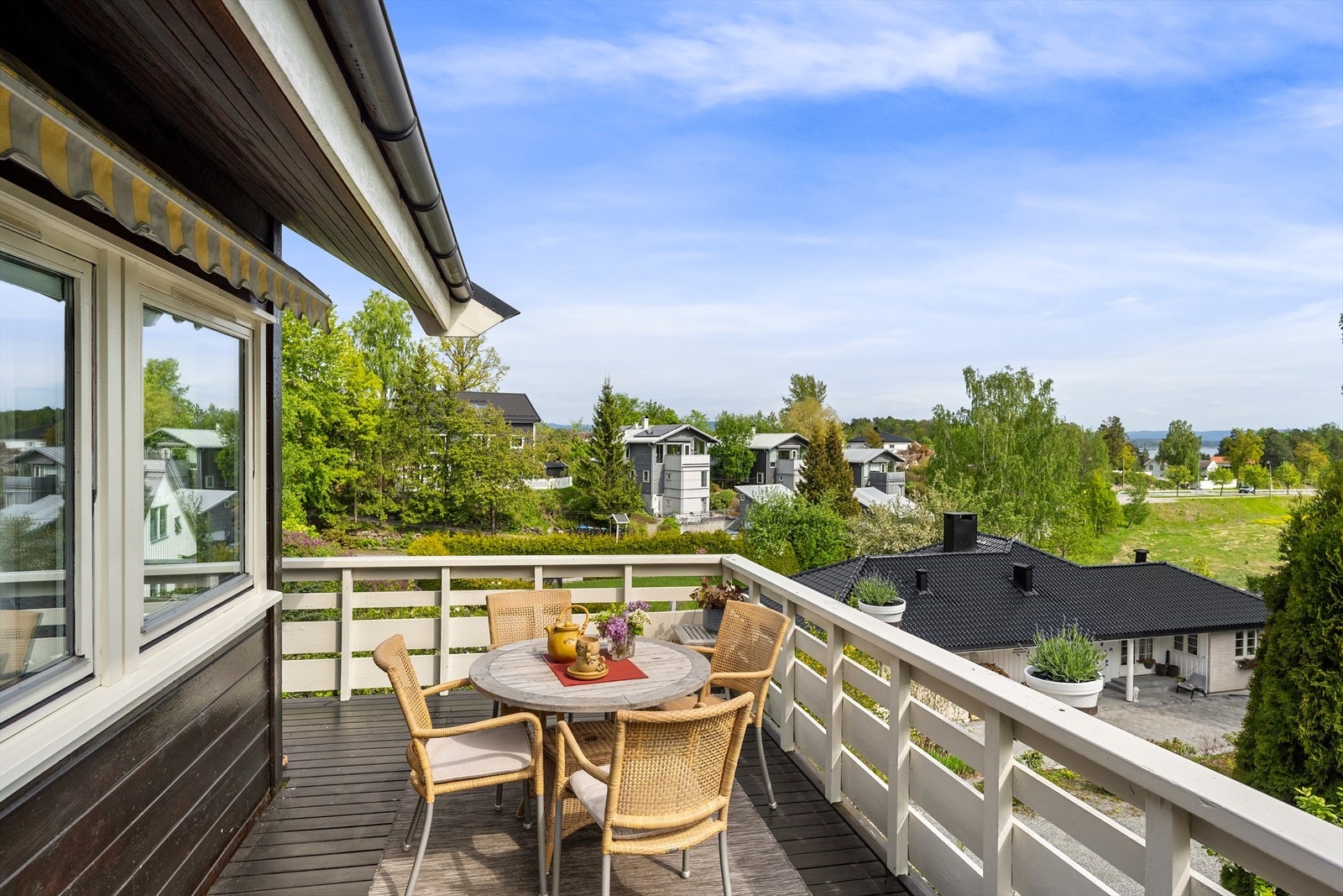 Terrasse. Galleribilde