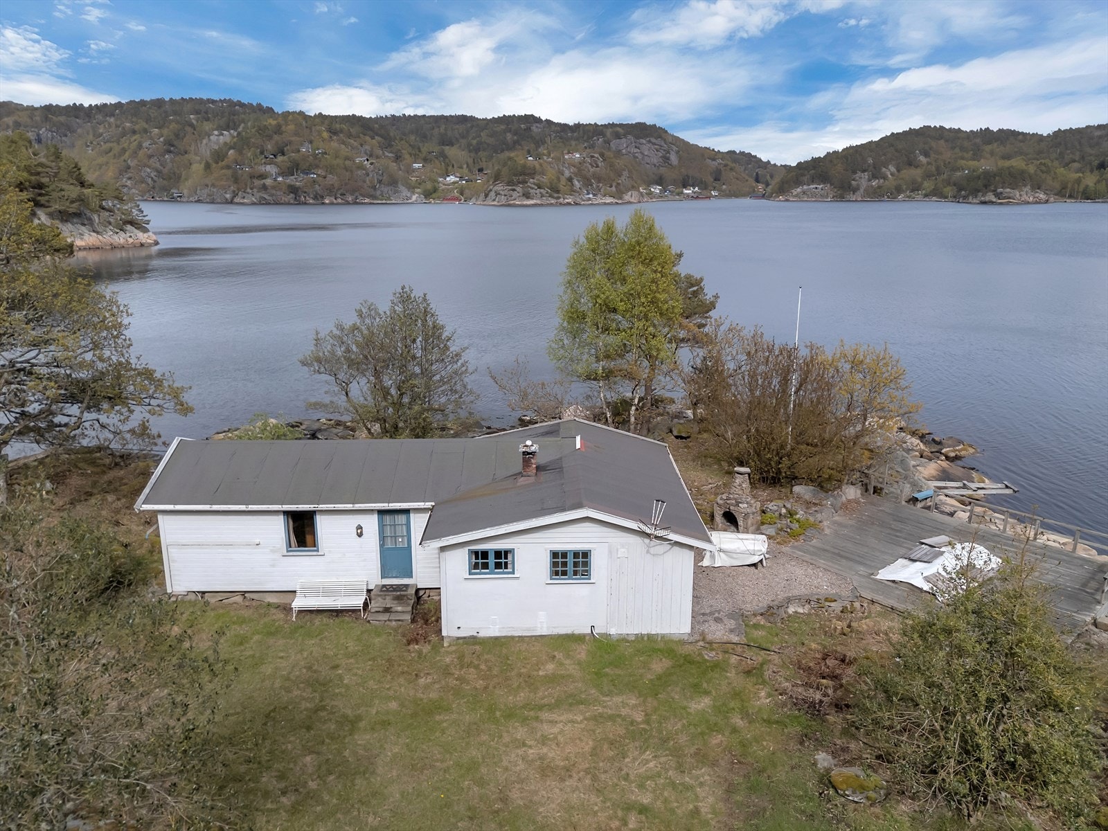 Her har du et ypperlig utgangspunkt for båtliv og turer i den flotte Lindesnes-skjærgården. Galleribilde