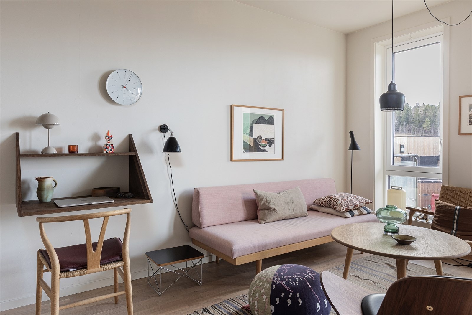 Her ligger alt til rette for en enkel og bekymringsfri hverdag i et nyere boligprosjekt. Behagelig oppvarming med vannbåren varme i alle gulv utenom soverom. Galleribilde