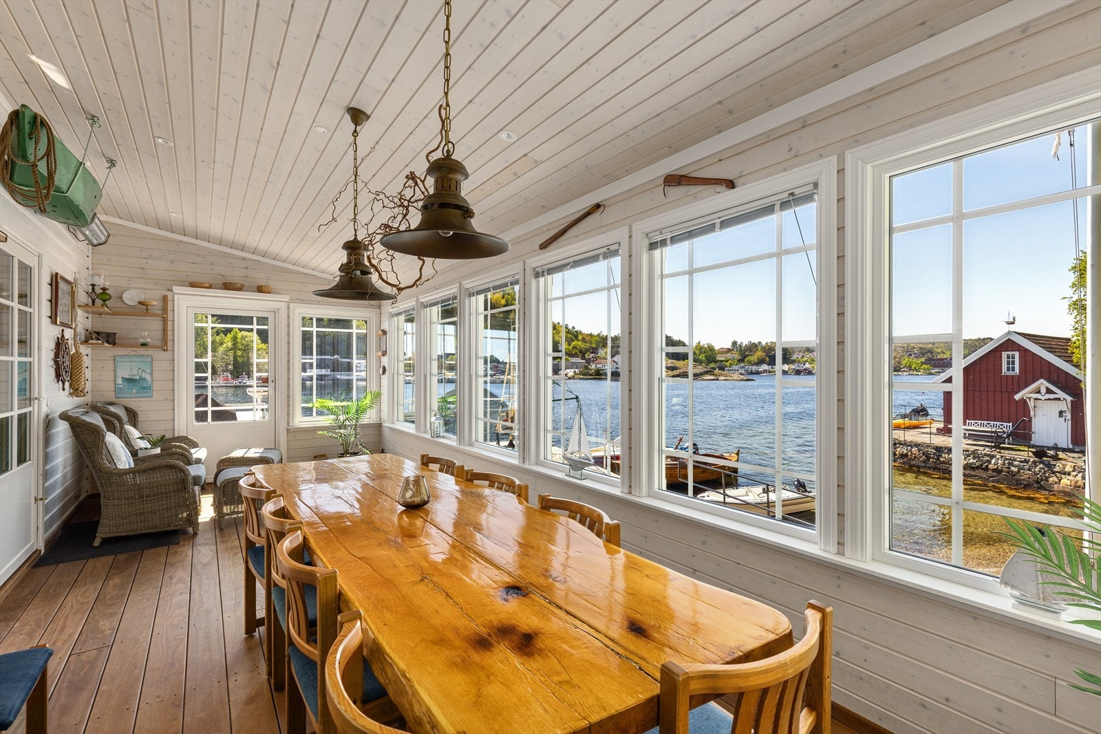 I tilknytning til stua er det hagestue med utgang til terrasse og gårdstun. Galleribilde