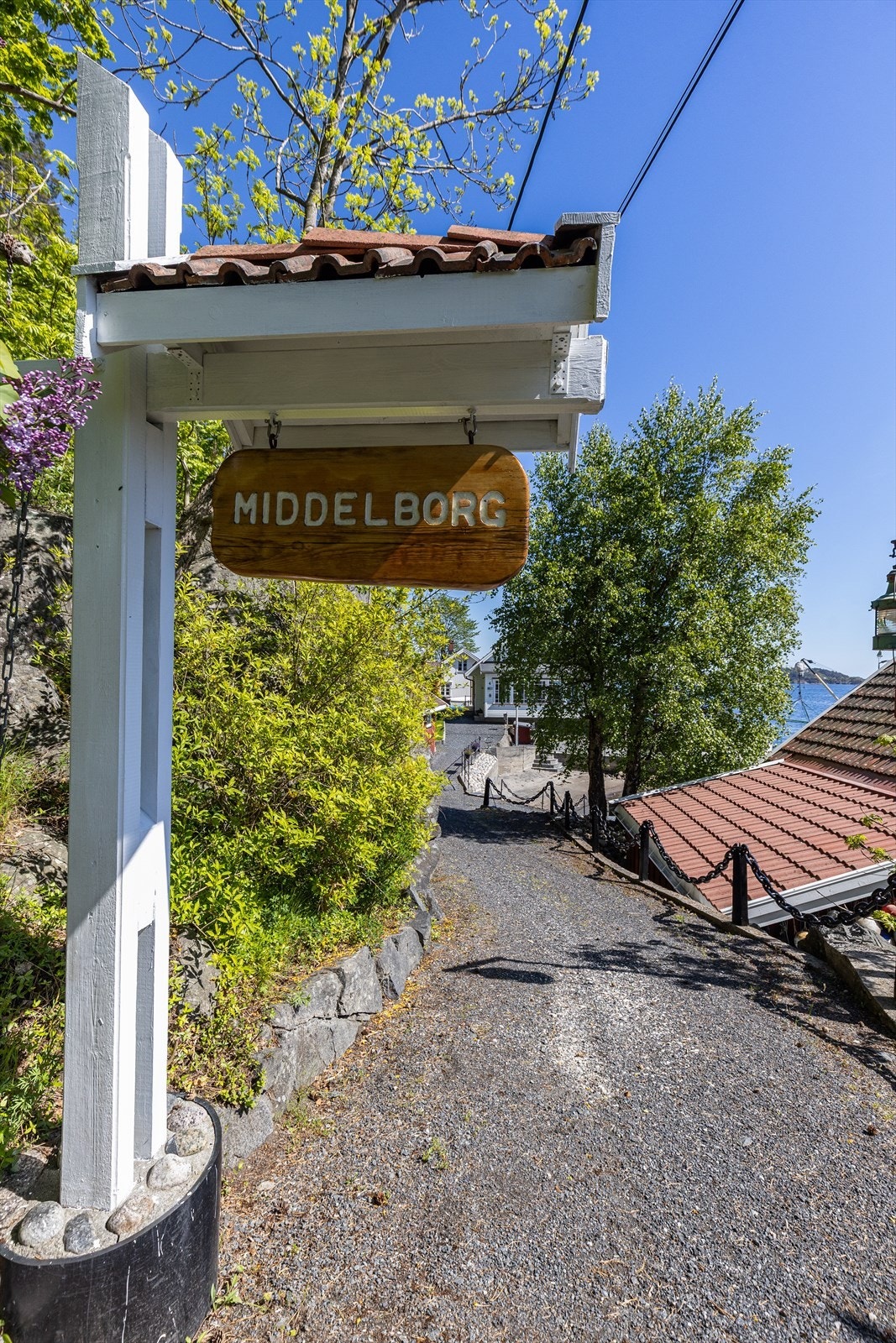 I enden av Valbergveien går en fin gangsti ut til Malmhella. Galleribilde