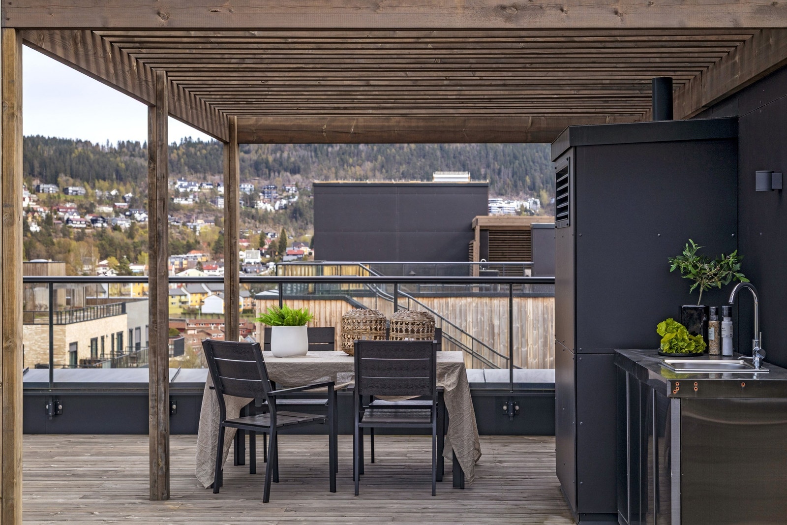 Velkommen til Frysjaveien 38D - Unik og lekker toppleilighet med flotte uteplasser, 2 soverom & 2 bad med nærhet til "alt"! Foto: Hanne Bruland/Fotohanne Galleribilde