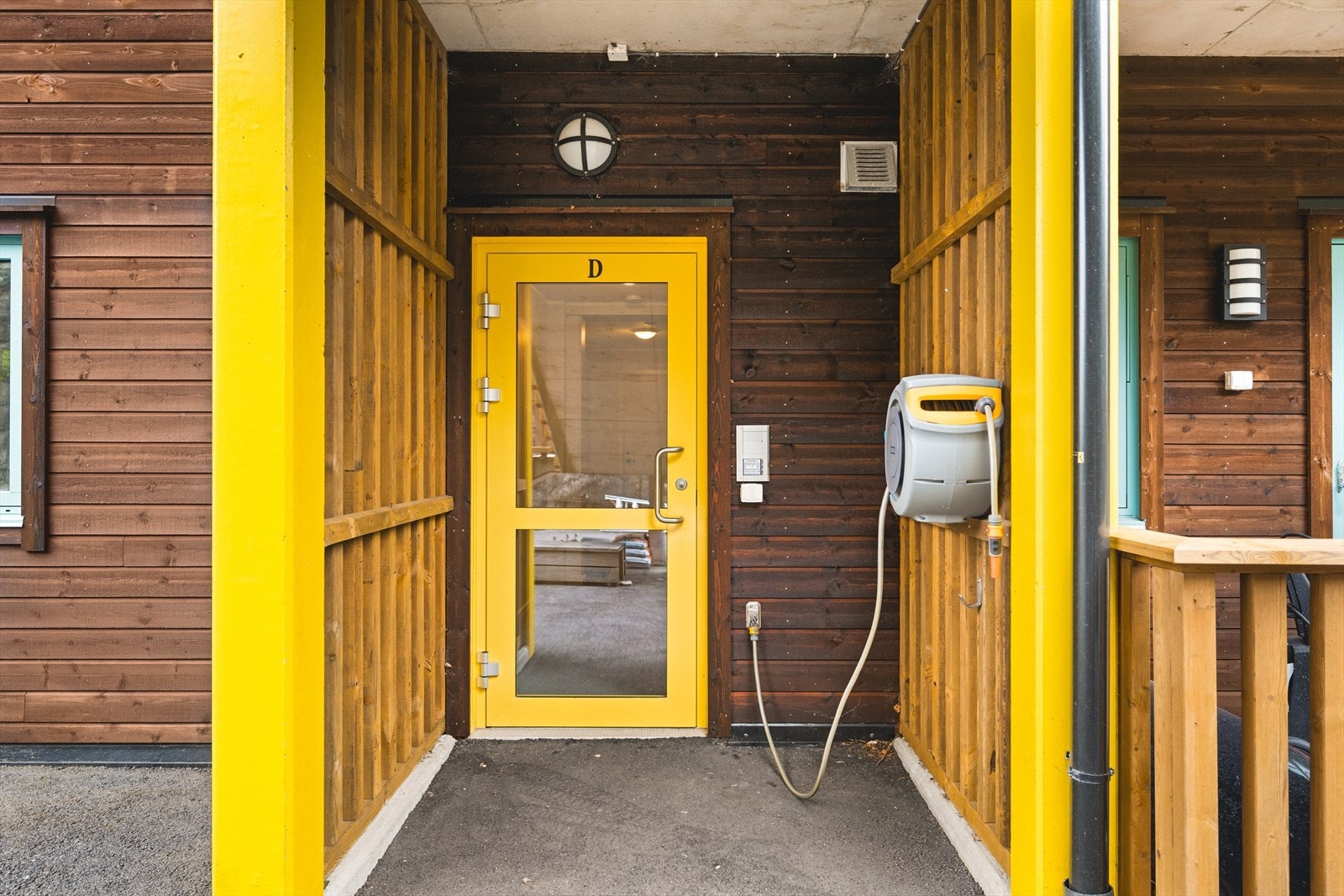 Det er trappefri adkomst til leiligheten. Galleribilde